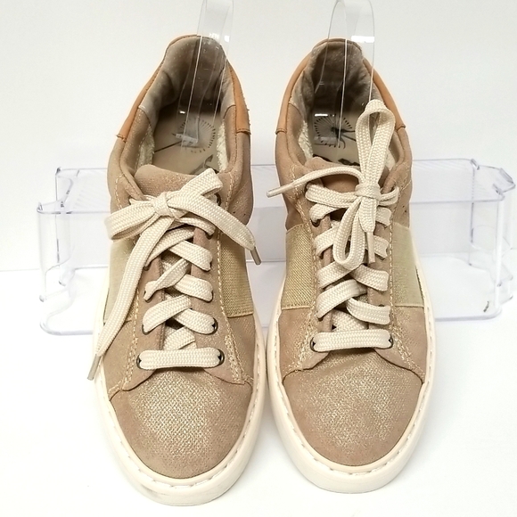 otot Shoes - Otot Normcore Shoes sz 8m Gold GUC